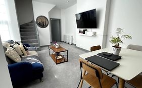 Luxury 2 Bed Duplex Apartment By Yo Room! - Leicester City- Free Parking